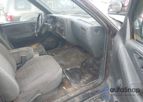 1997 Chevrolet S-10 Ls Fleetside z USA, uszkodzony, nr VIN 1GCCS19X4V8100561